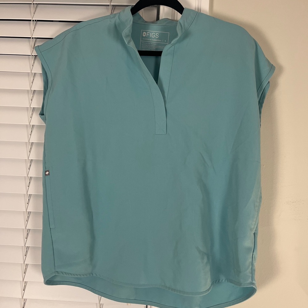 Figs Green Boxy Blouse with Mandarin Collar